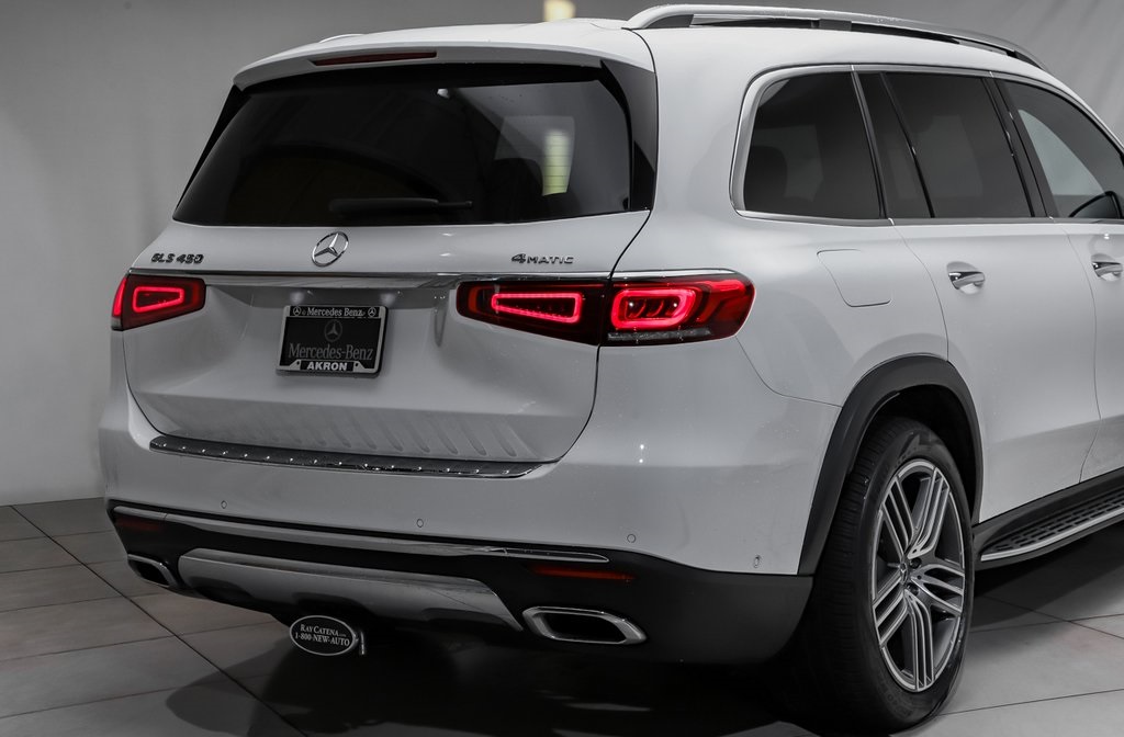 2023 Mercedes Benz GLS 450 4MATIC photo 4
