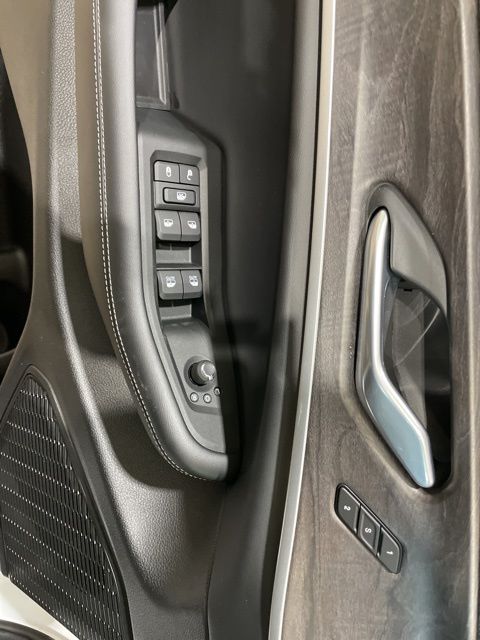 2025 Jeep Grand Cherokee Limited photo 39