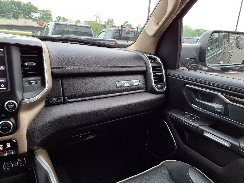 2019 Ram 1500 Laramie photo 19