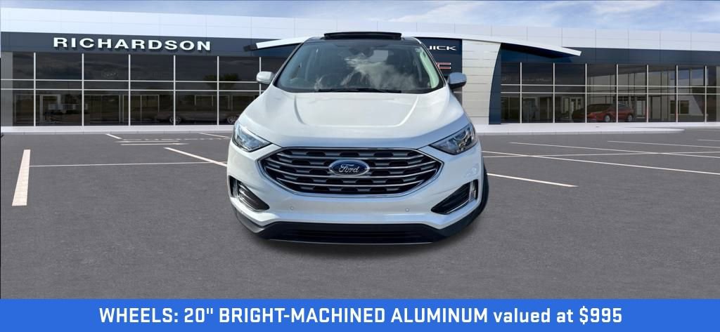 2022 Ford Edge Titanium photo 2