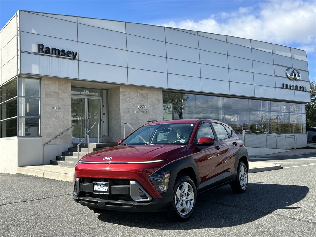 2024 Hyundai Kona SE's photo