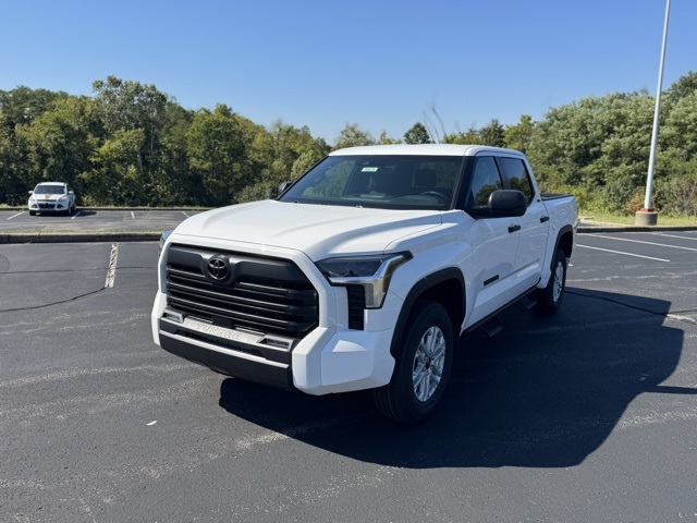 2026 Toyota Tundra SR5 CrewMax photo 6