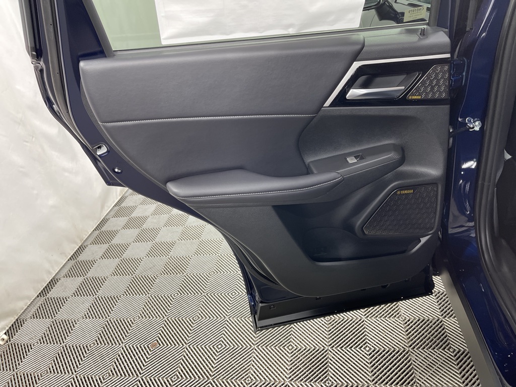 2025 Mitsubishi Outlander SE photo 26