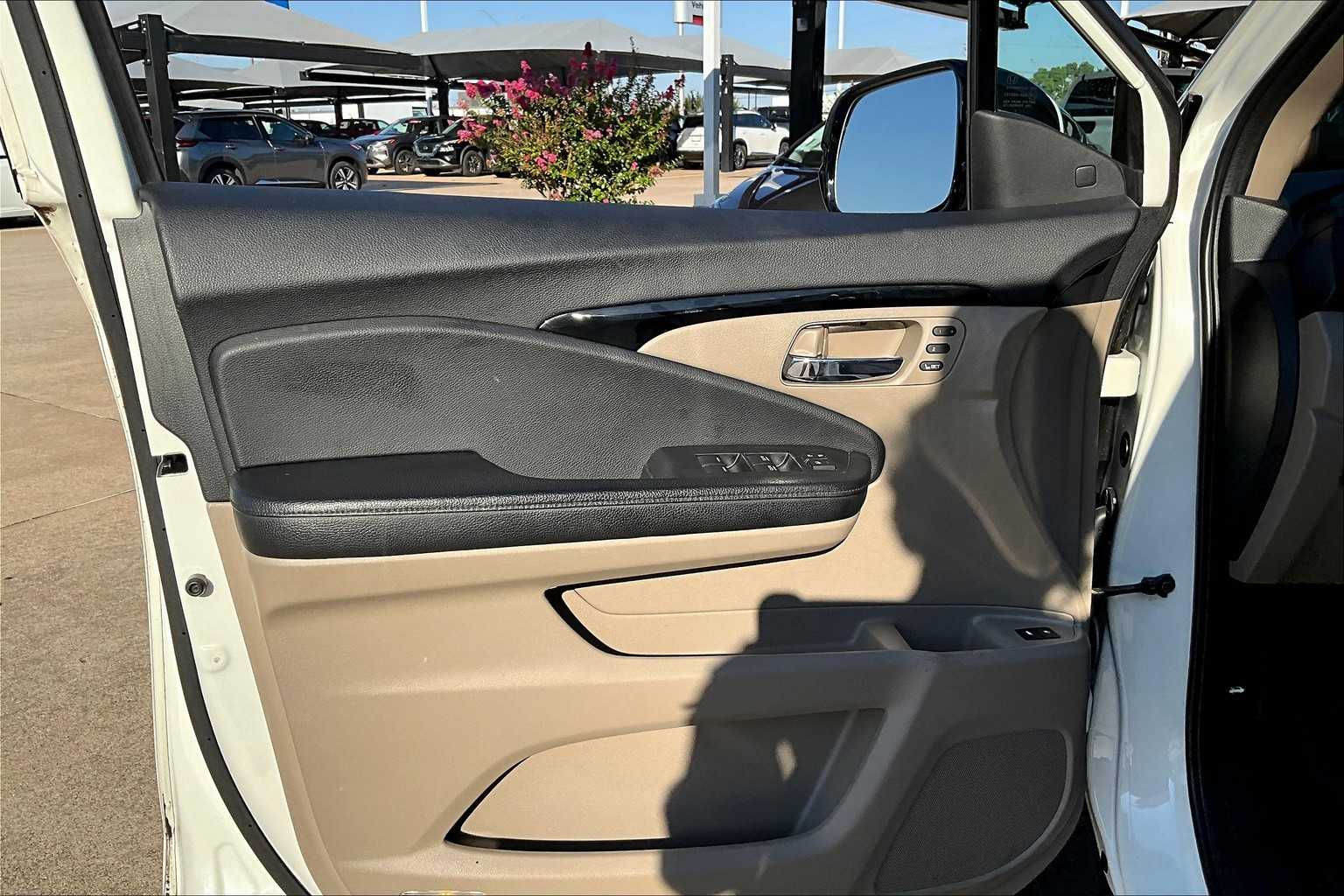 2018 Honda Pilot Elite photo 23