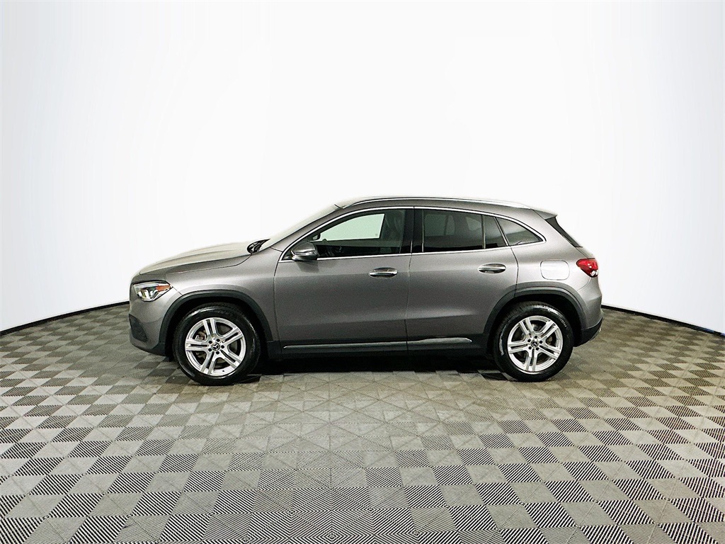 2022 Mercedes Benz GLA 250 4MATIC photo 3