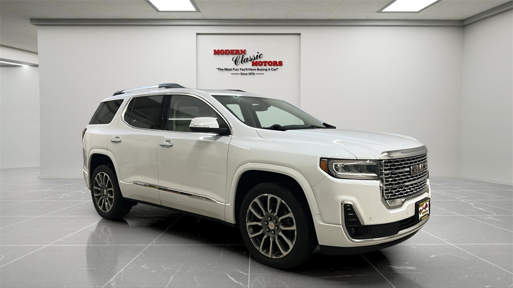 2023 GMC Acadia Denali's photo