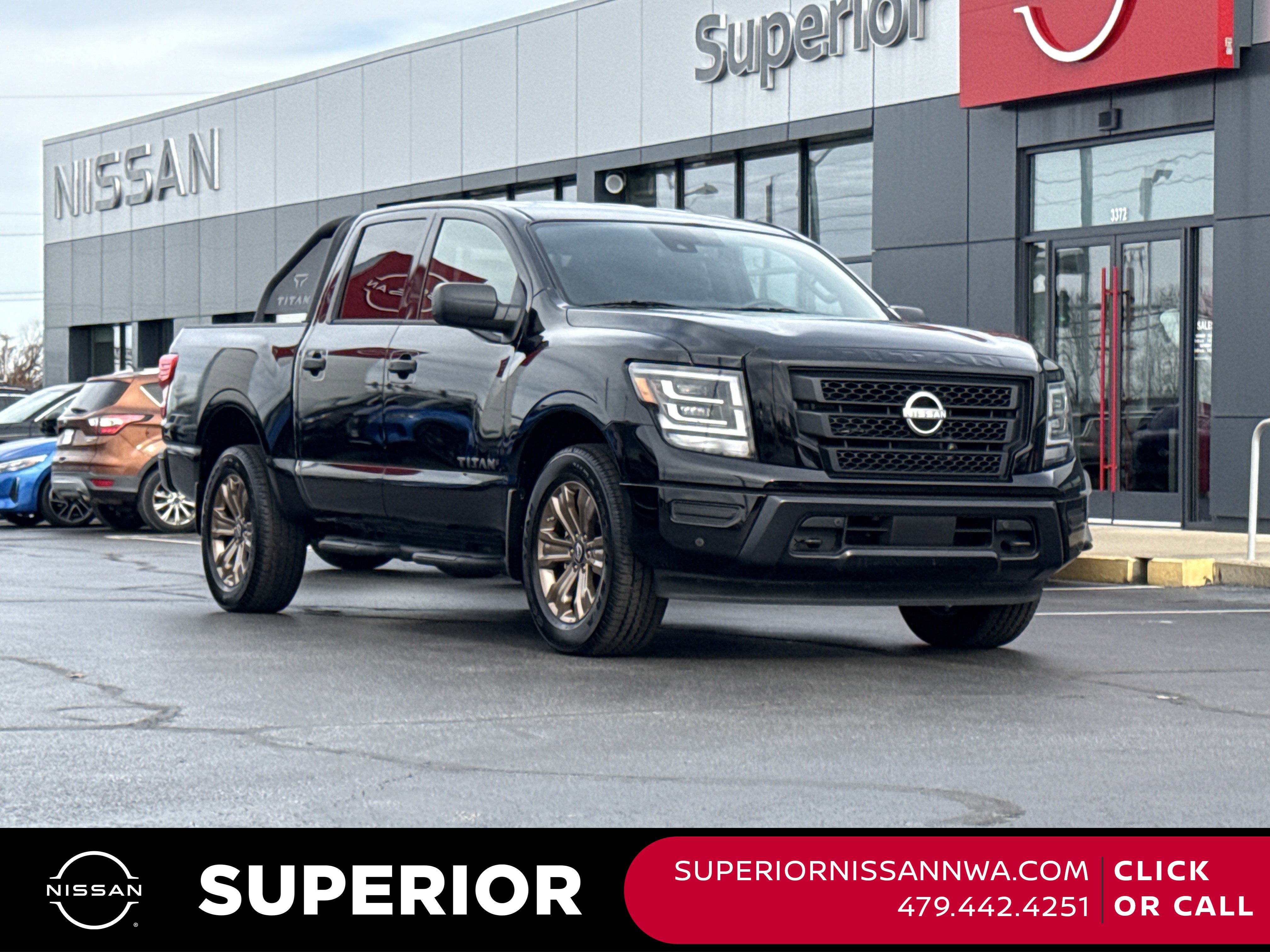 2024 Nissan Titan SV's photo