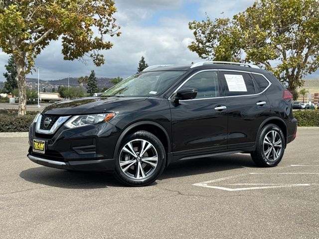 2020 Nissan Rogue SV photo 2
