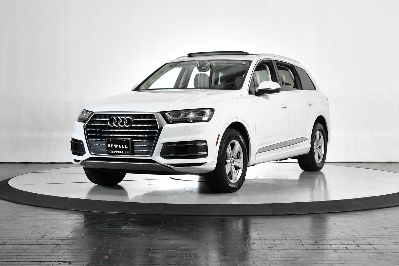 2019 Audi Q7 Premium Plus's photo