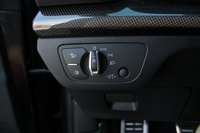 2022 Audi SQ5 Premium Plus photo 16