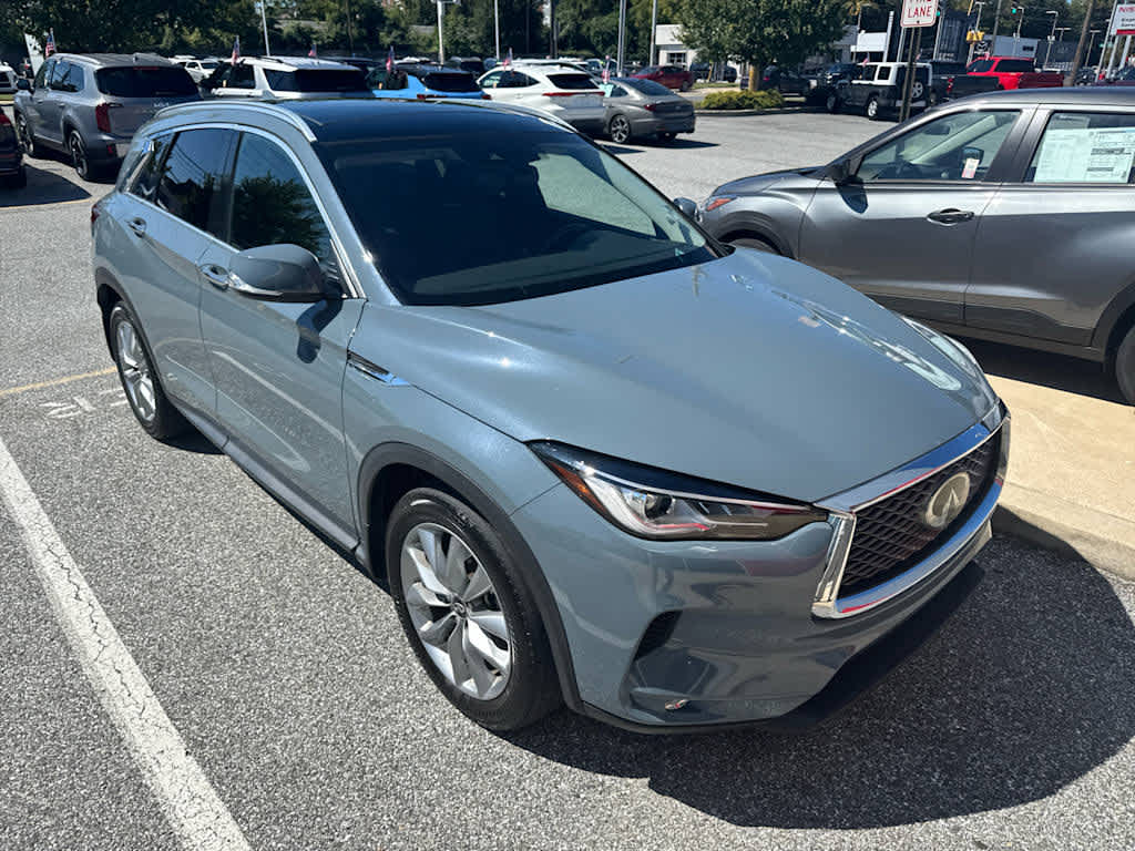 2022 Infiniti QX50 Luxe AWD photo 2