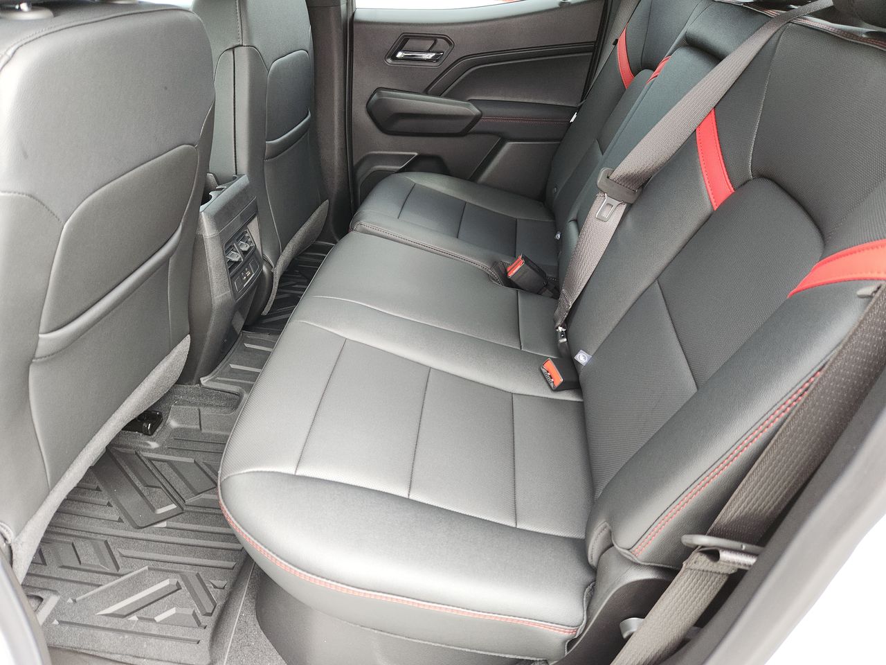 2025 Chevrolet Colorado Z71 photo 23