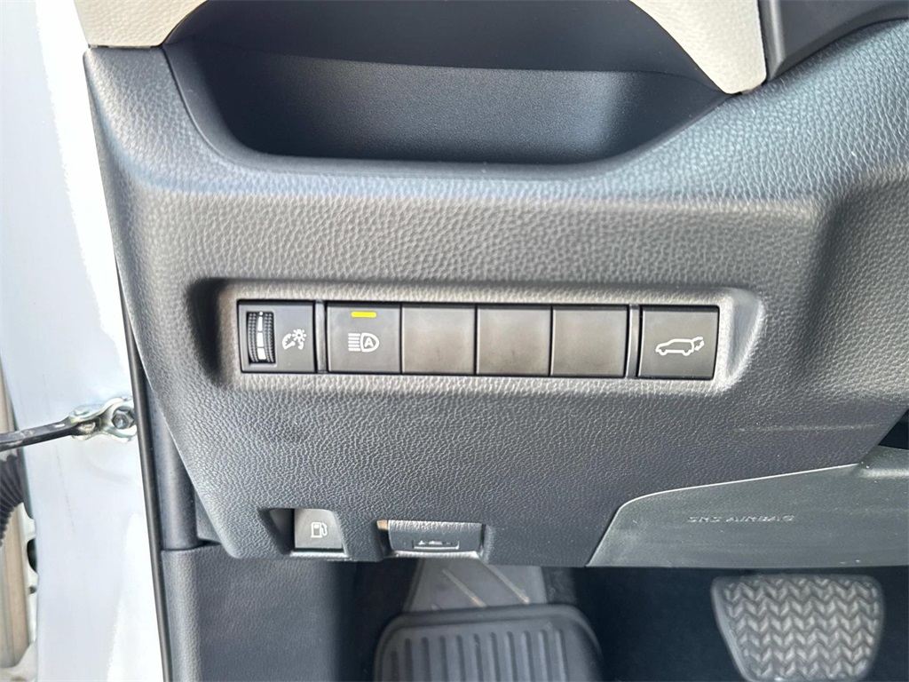 2022 Toyota RAV4 Hybrid XLE photo 20