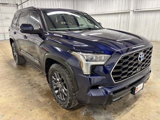 2023 Toyota Sequoia SR5's photo