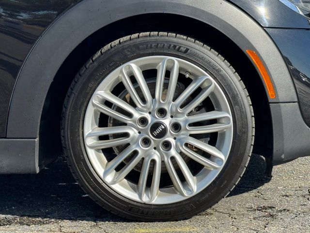 2019 Mini Cooper 4 Door Hardtop S photo 3