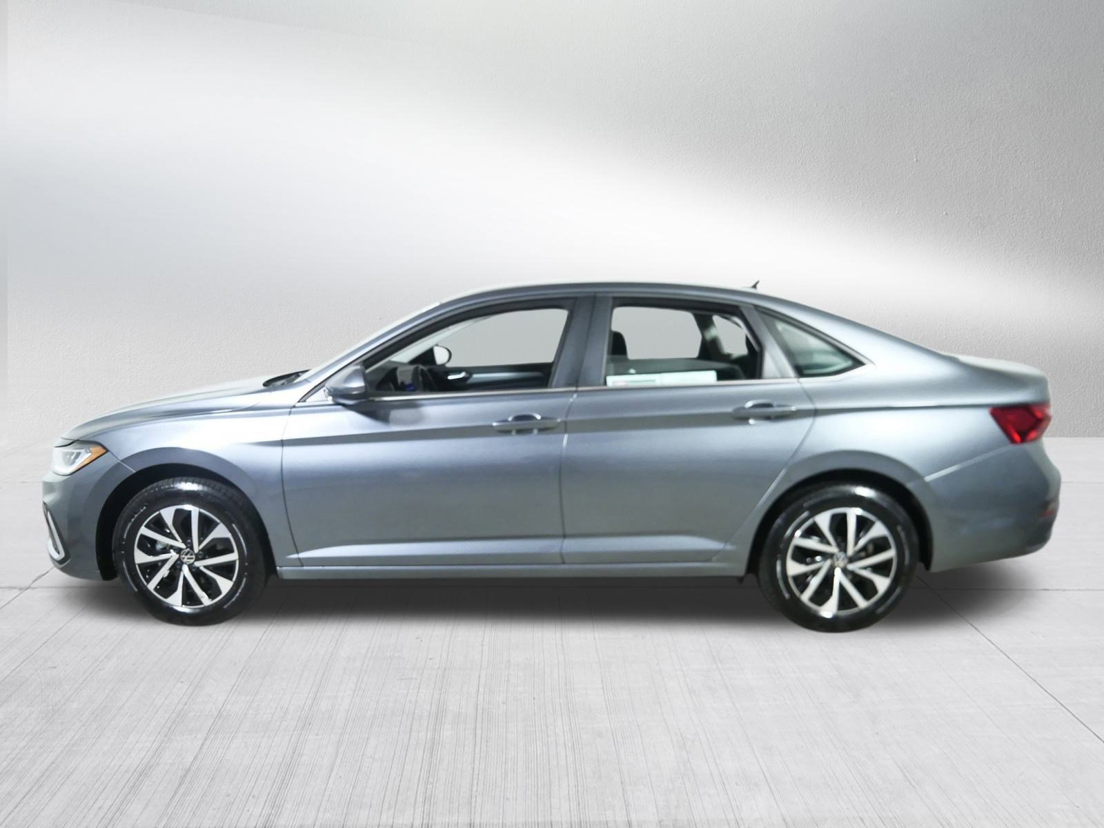 2025 Volkswagen Jetta S photo 4