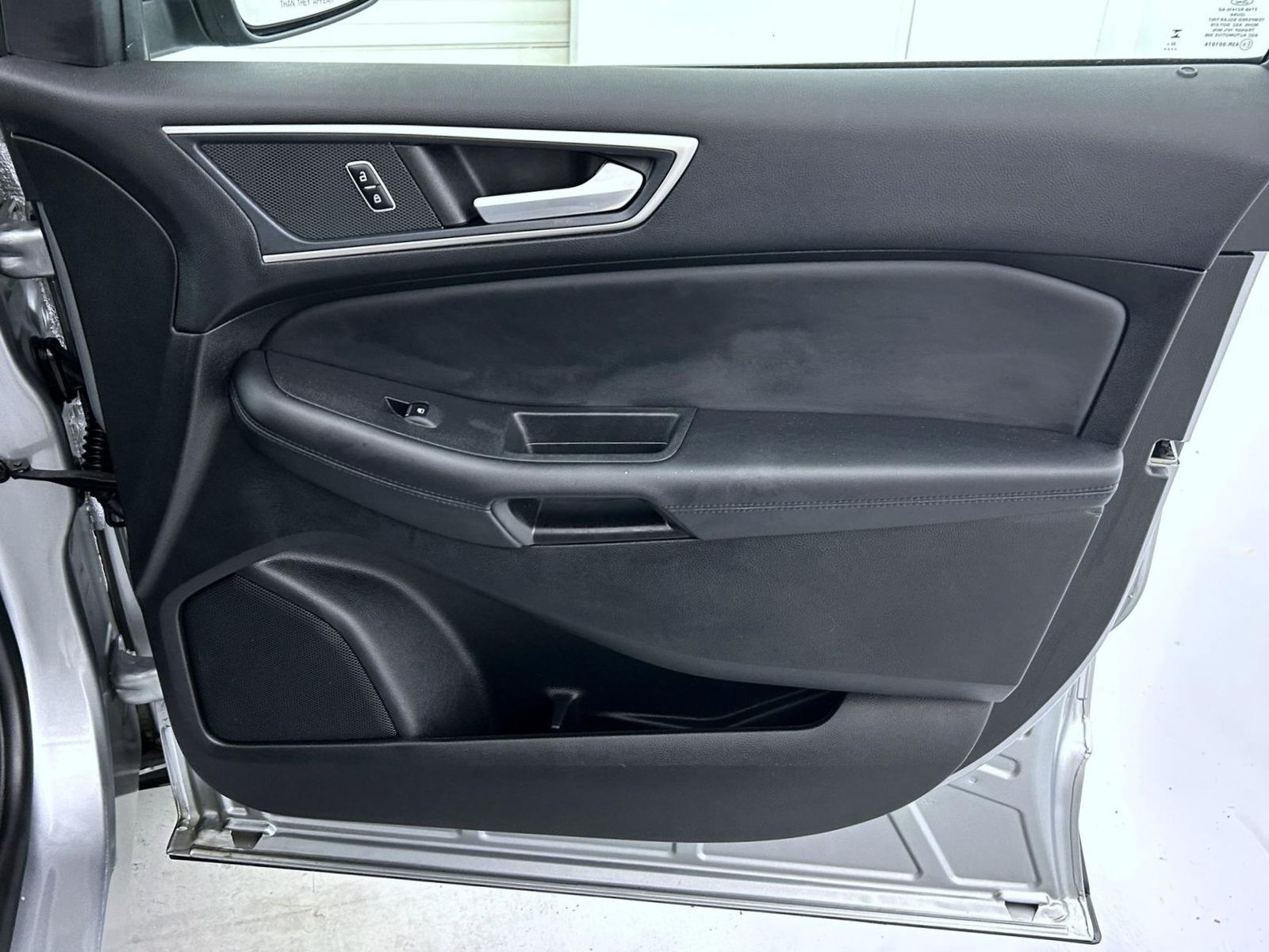 2024 Ford Edge SEL photo 15