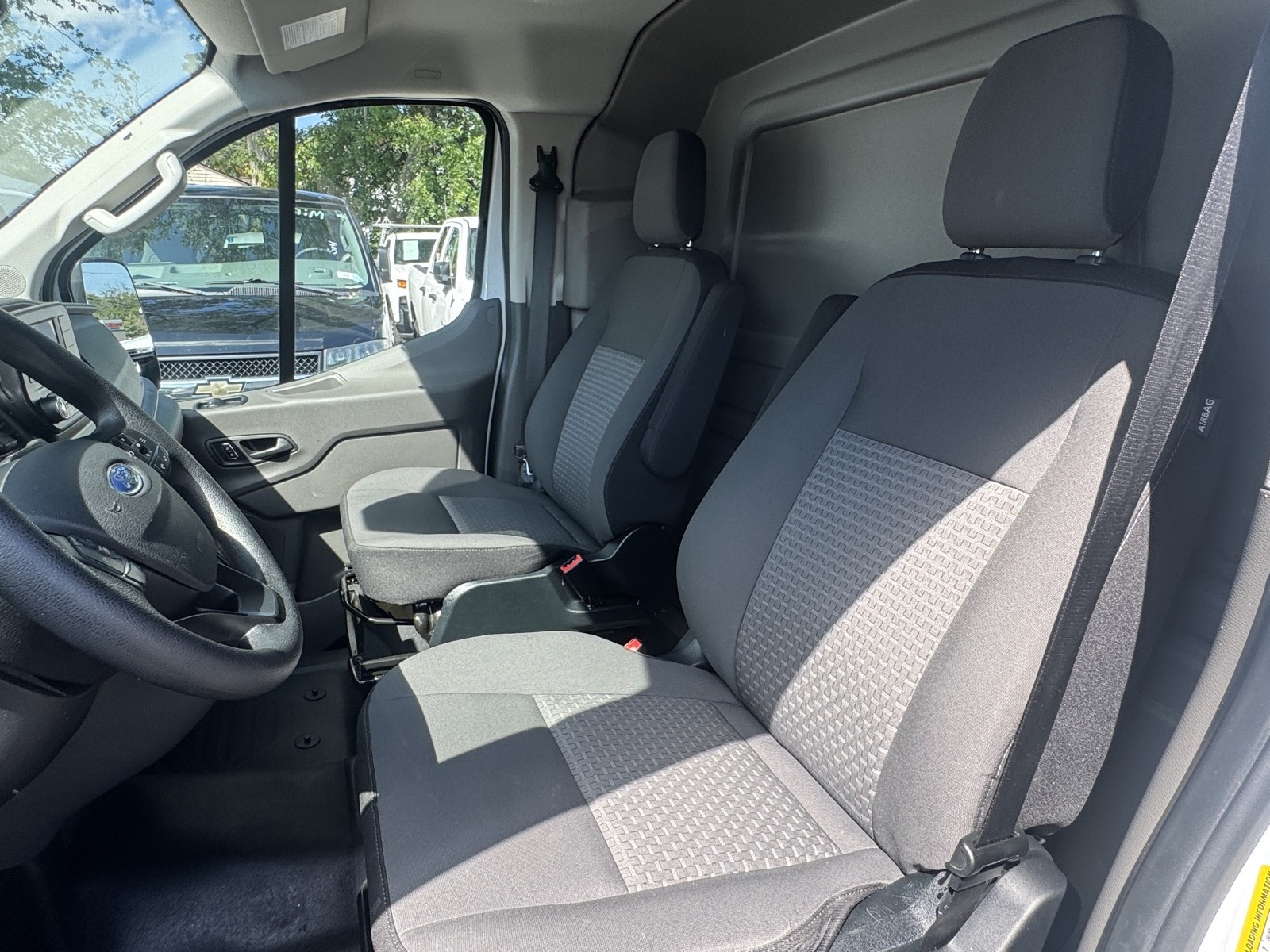 2022 Ford Transit photo 5