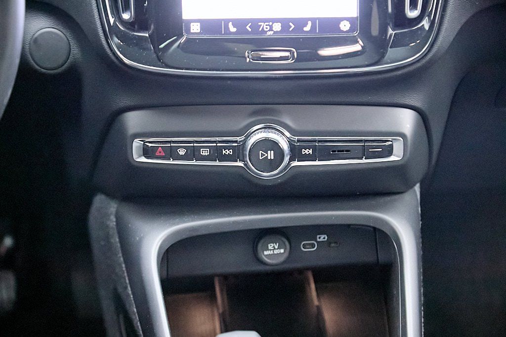 2023 VOLVO C40 - Image 28