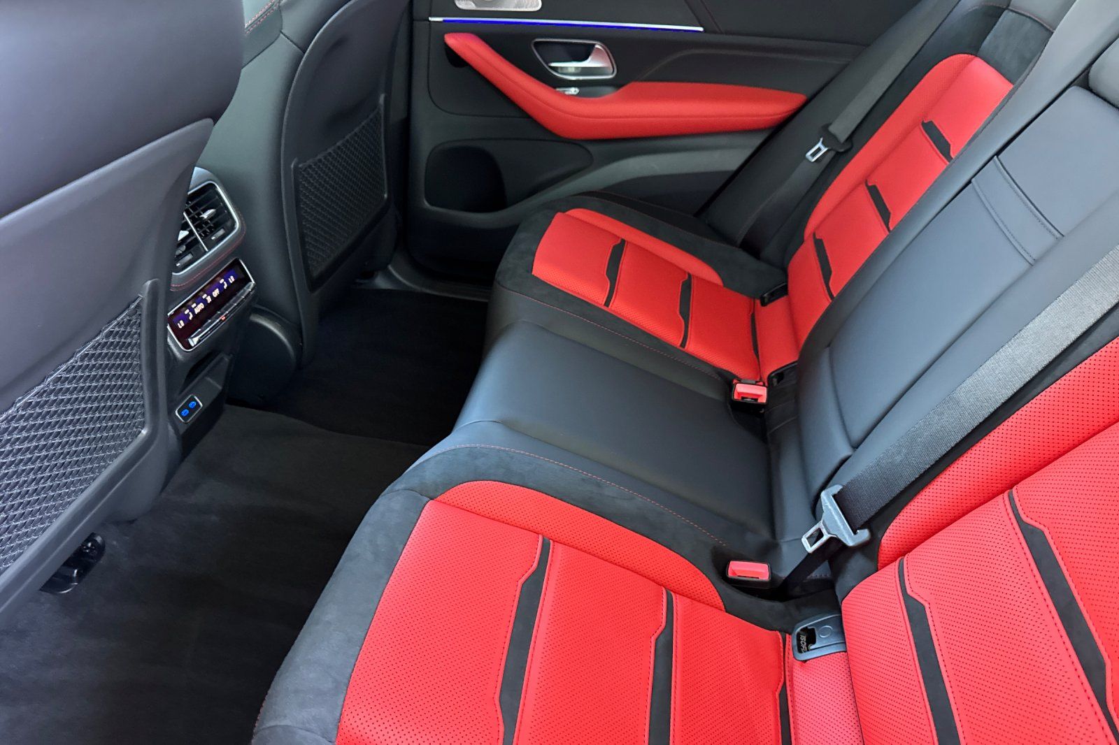 2026 Mercedes Benz GLE 63 S AMG 4MATIC photo 7