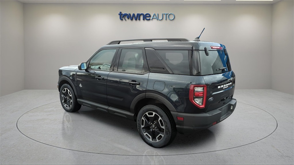 2021 Ford Bronco Sport Outer Banks photo 3