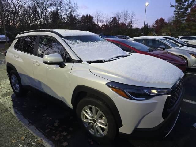 Used 2024 Toyota Corolla Cross LE with VIN 7MUCAABG9RV082501 for sale in Northfield, Minnesota