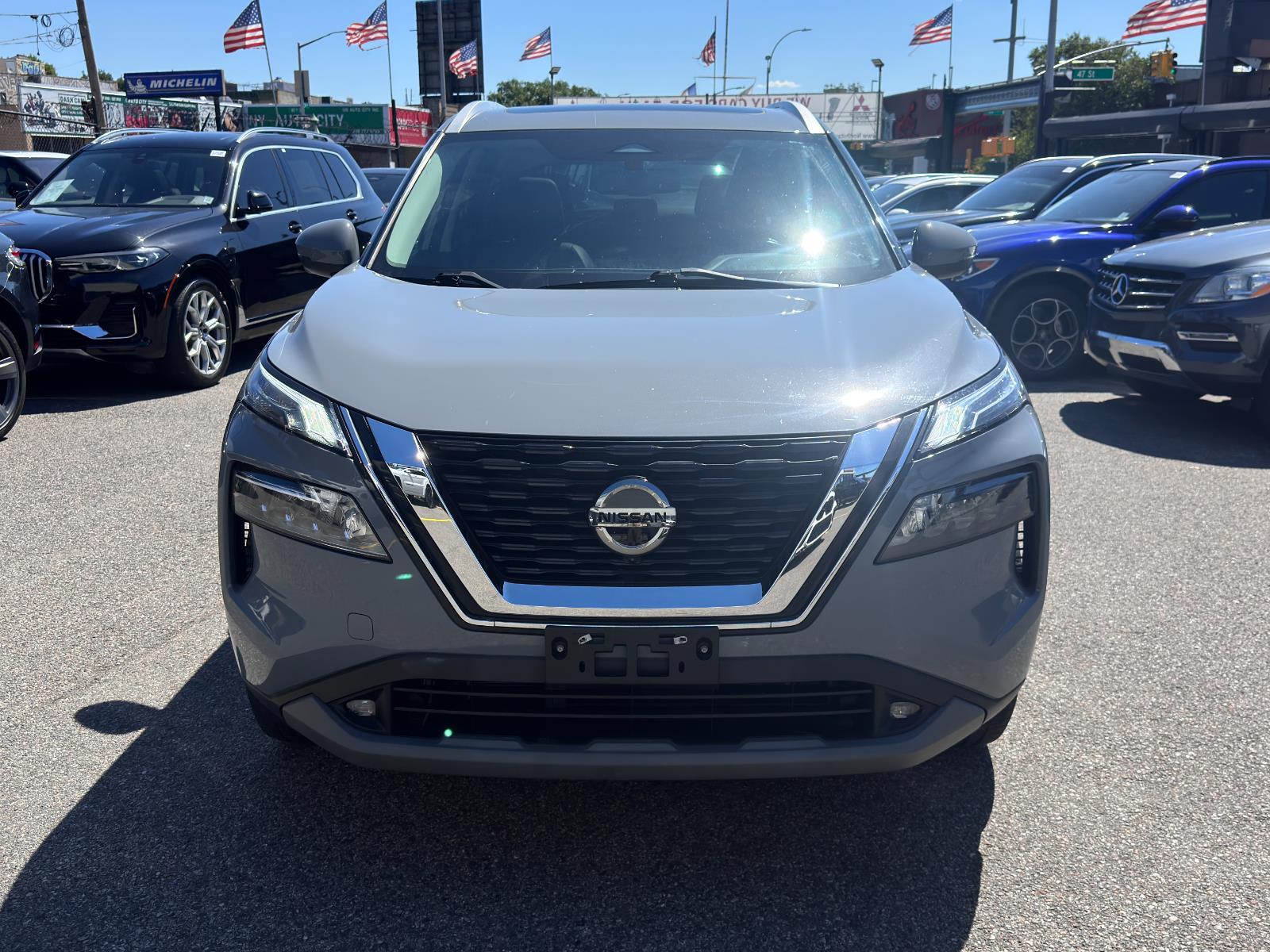 2021 Nissan Rogue SL photo 2