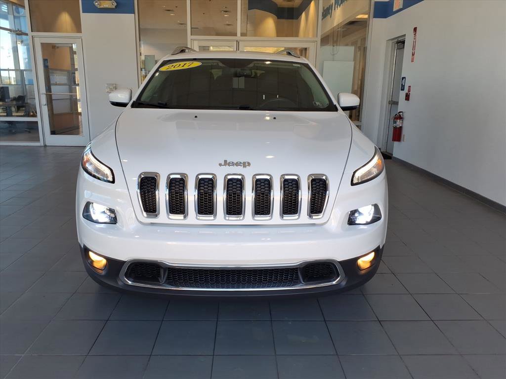 2017 Jeep Cherokee Limited photo 2