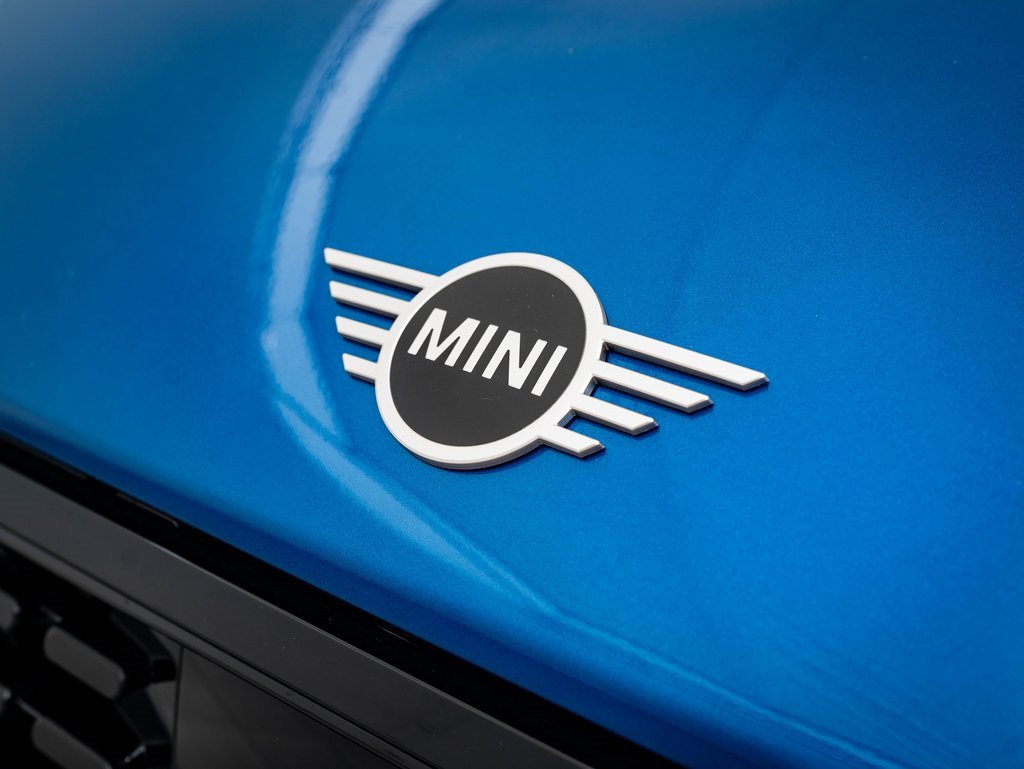 2026 Mini Cooper 4 Door Hardtop Signature photo 3
