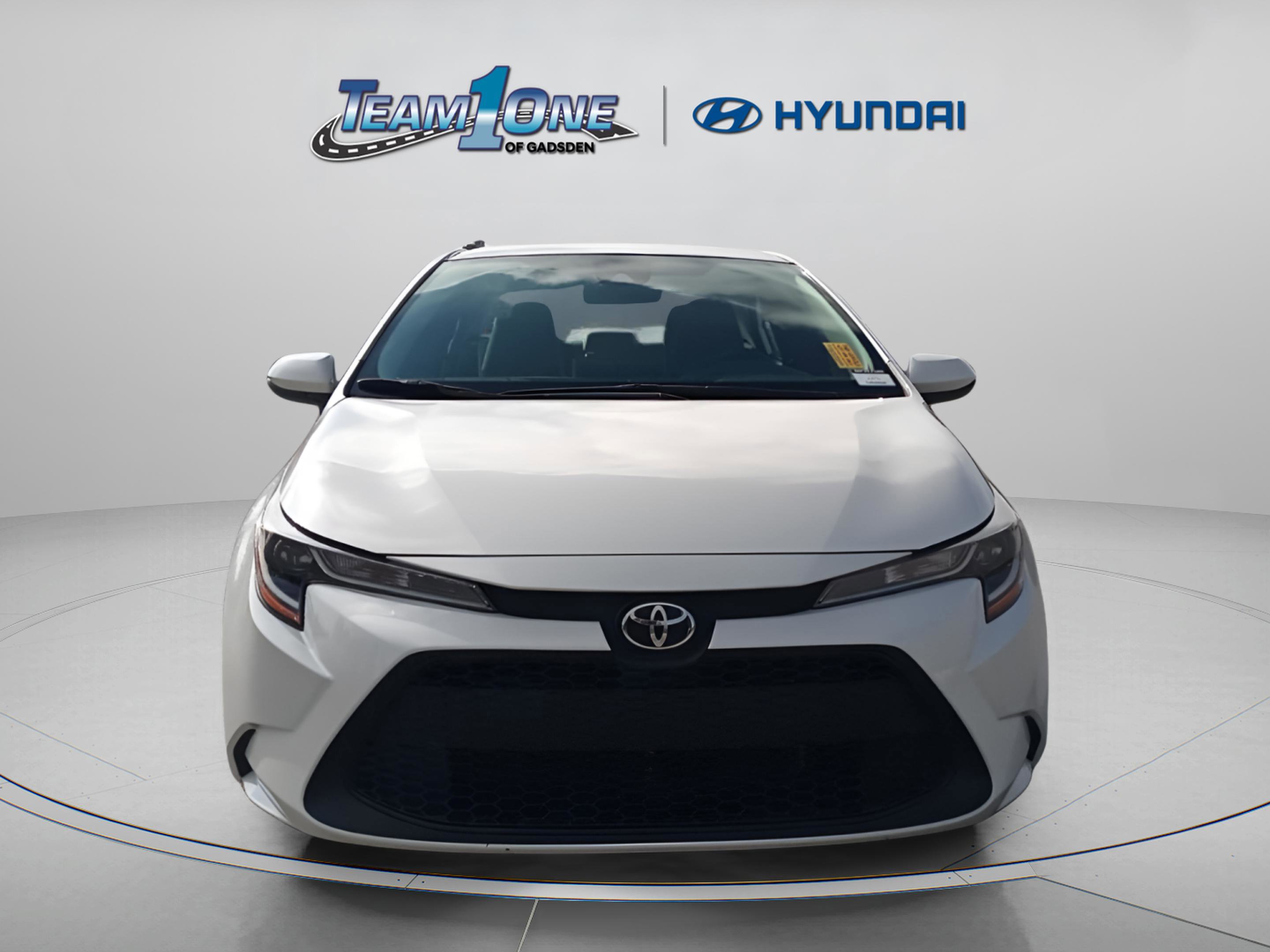 2021 Toyota Corolla LE photo 2