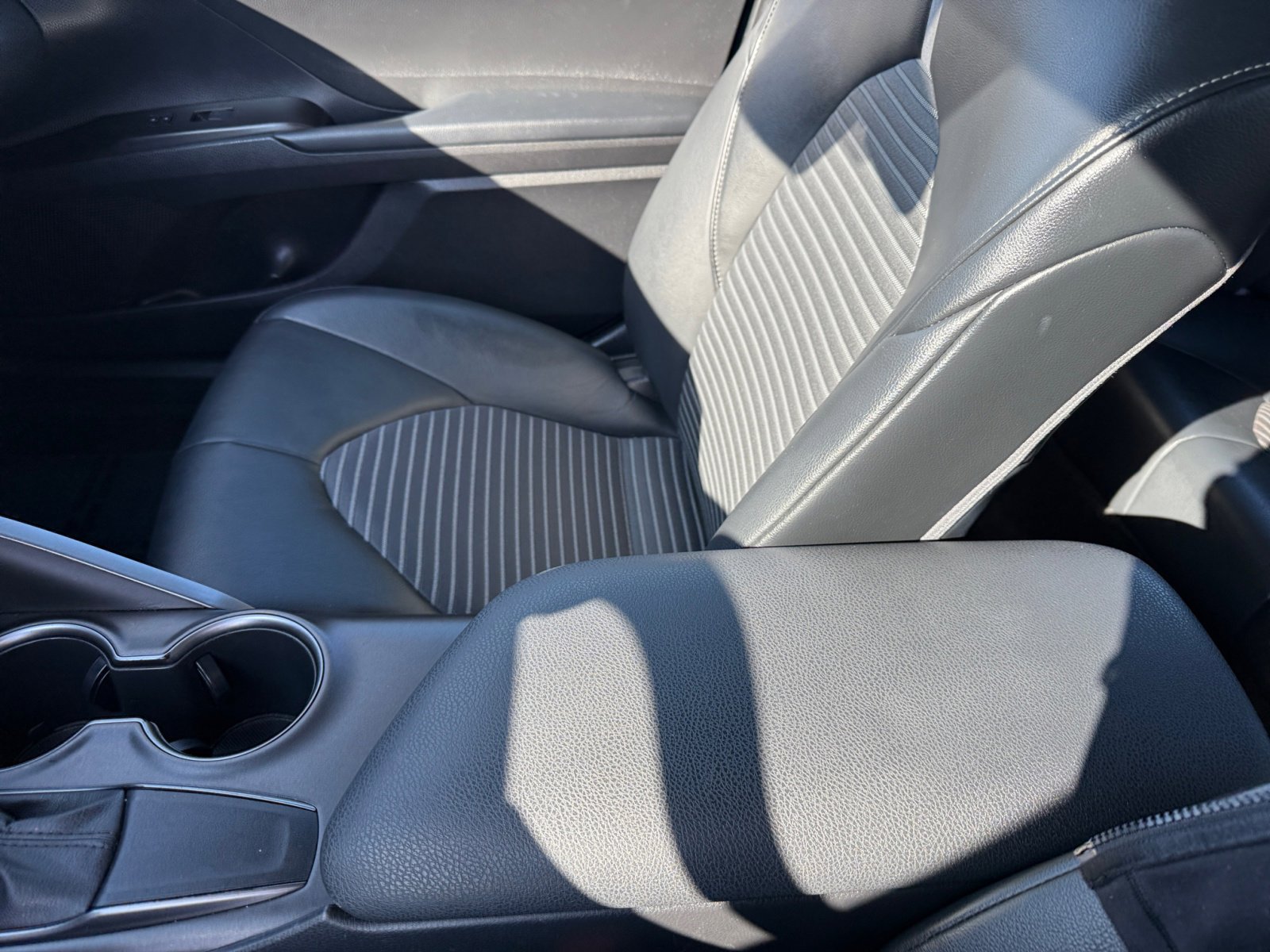 2021 Toyota Camry SE photo 14