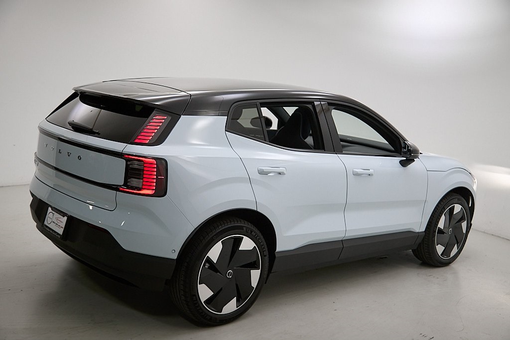 2025 VOLVO EX30 - Image 8