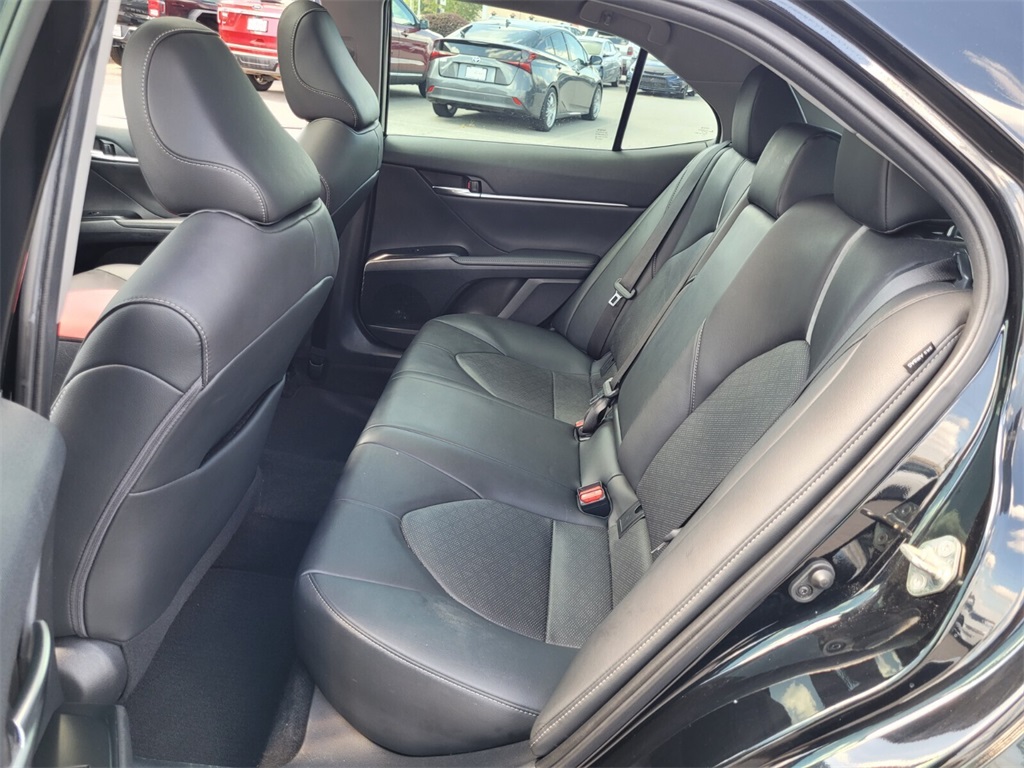 2020 Toyota Camry XSE photo 6