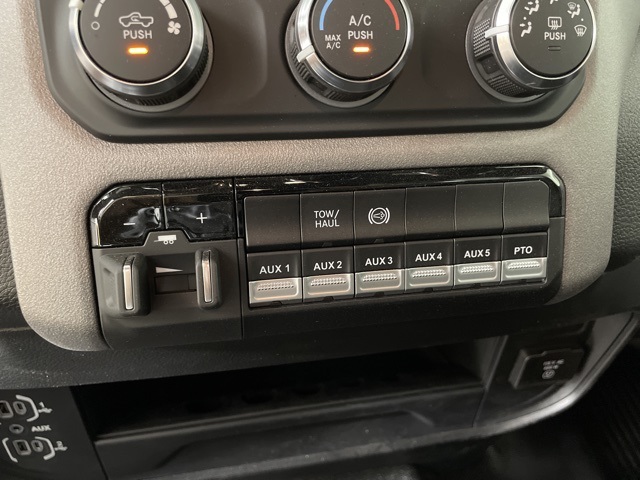 2024 Ram 5500 Tradesman photo 17