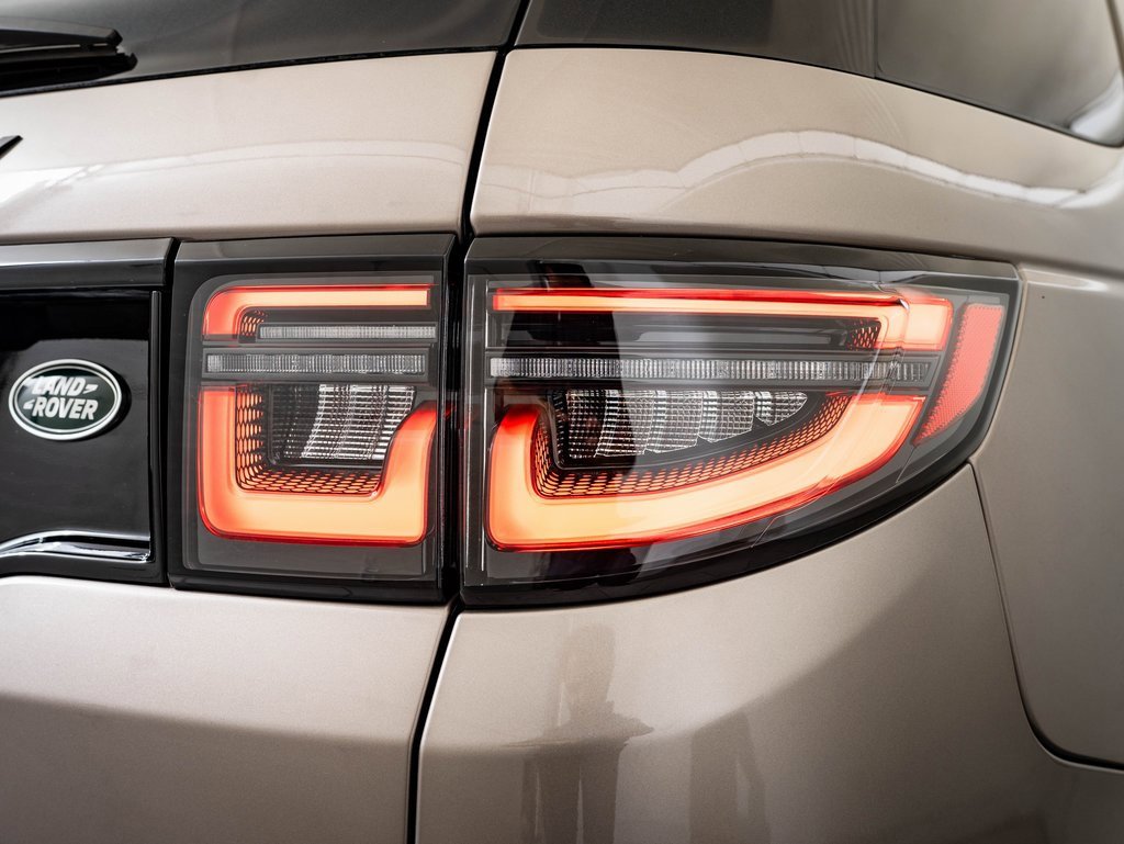 2023 Land Rover Discovery Sport S R-Dynamic photo 16