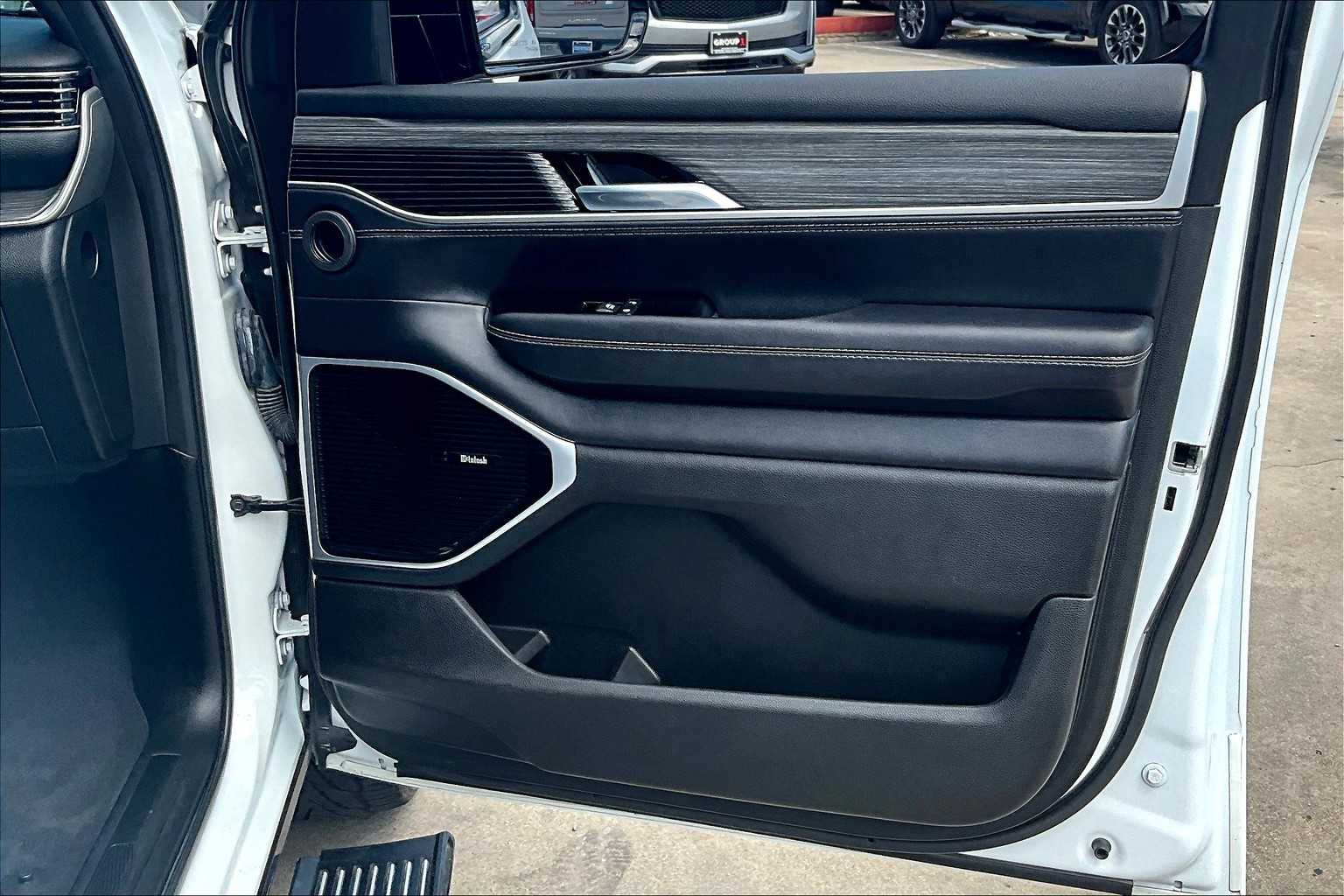 2023 Jeep Wagoneer Series III photo 22