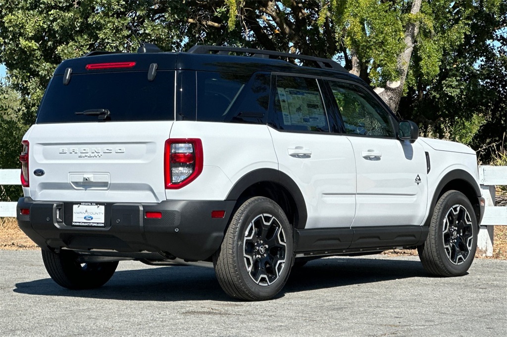 2025 Ford Bronco Sport Outer Banks photo 4