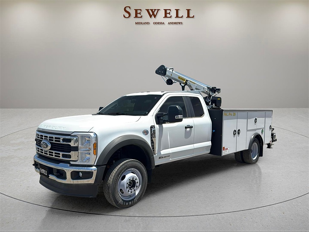 2024 Ford F-550 Super Duty Chassis Cab XL's photo