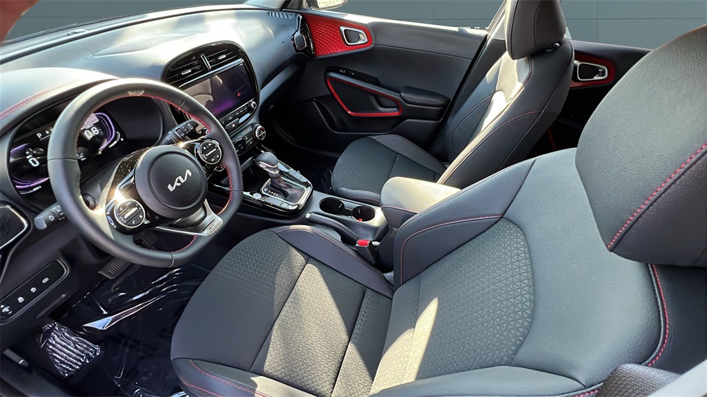 2025 Kia Soul GT-Line photo 16