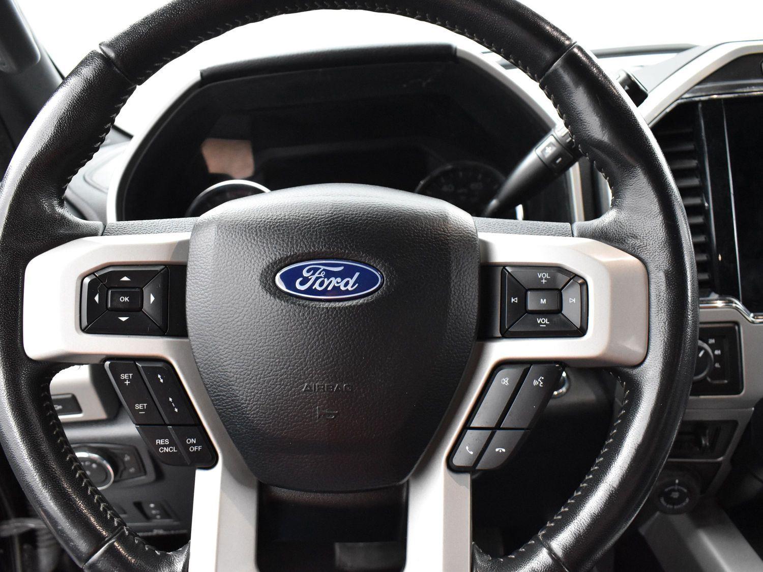 2022 Ford F-450 Lariat photo 16