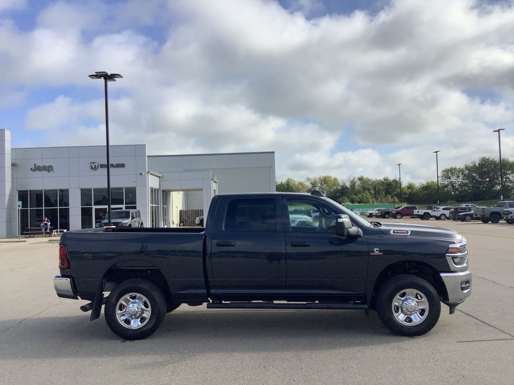 2025 Ram 2500 Tradesman photo 8