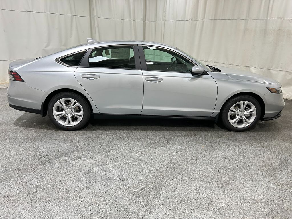 2025 Honda Accord LX photo 8