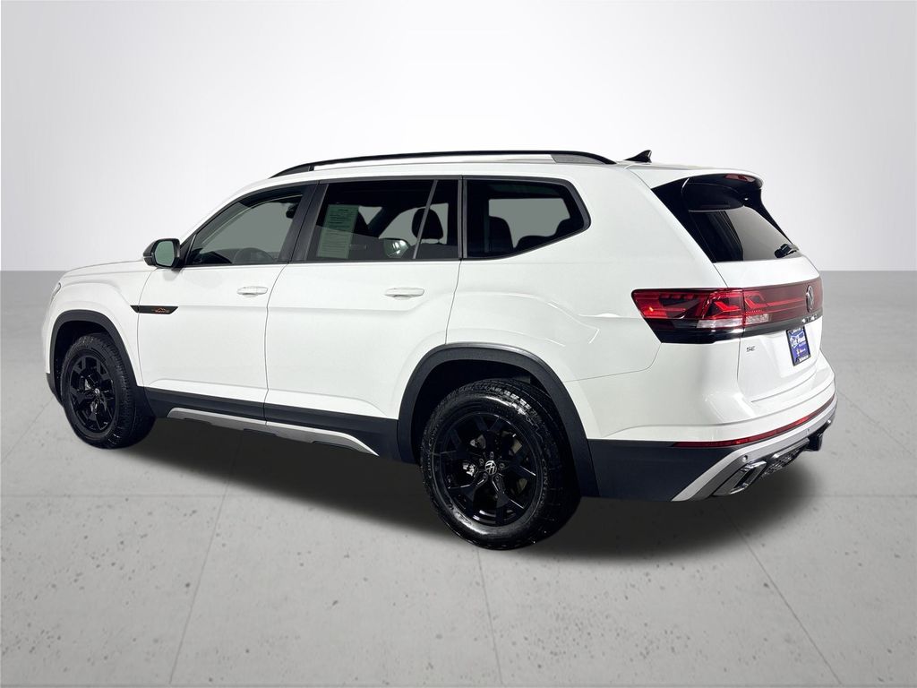 2024 Volkswagen Atlas Peak Edition SE Technology photo 8