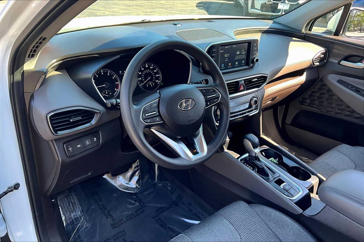 2020 Hyundai Santa Fe SE photo 15