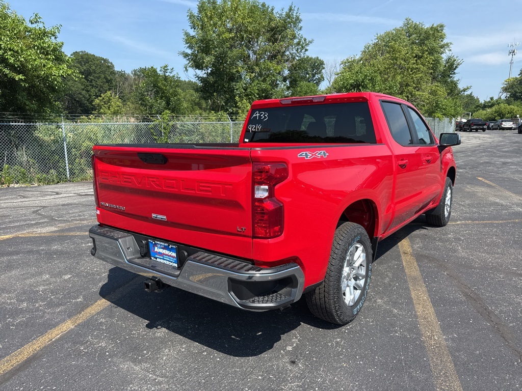 2025 Chevrolet Silverado 1500 LT photo 4