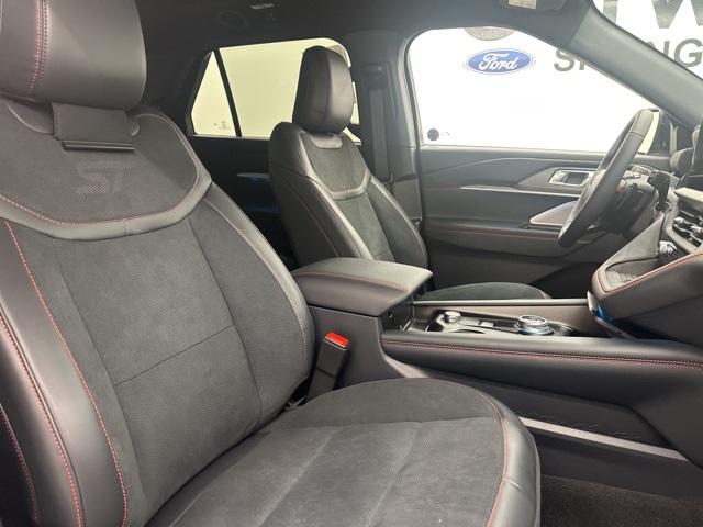 2025 Ford Explorer ST photo 27
