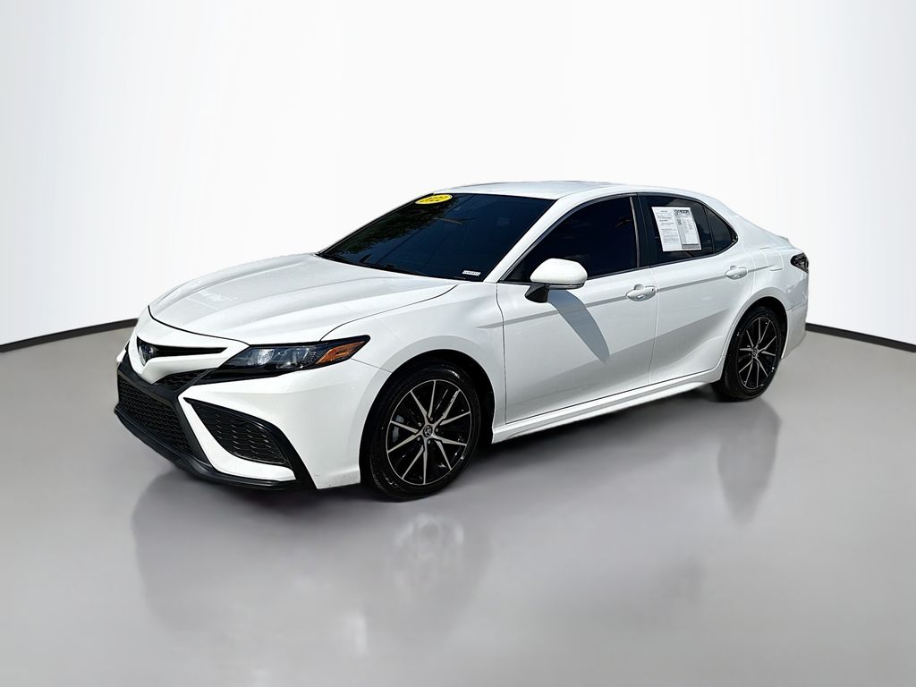 2022 Toyota Camry Hybrid SE photo 3