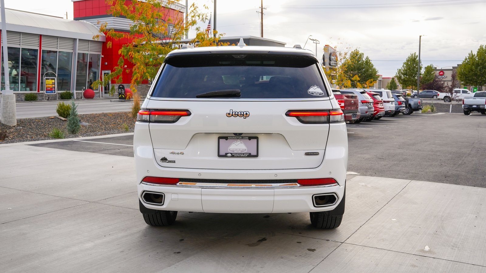 2022 Jeep Grand Cherokee Overland photo 9