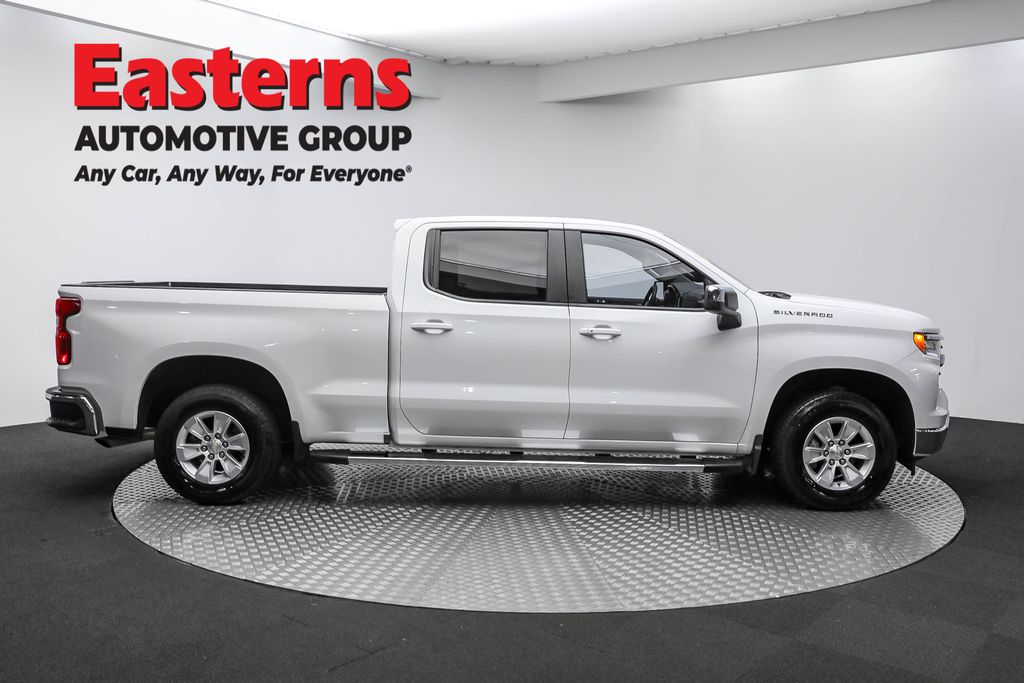 2024 Chevrolet Silverado 1500 LT photo 4