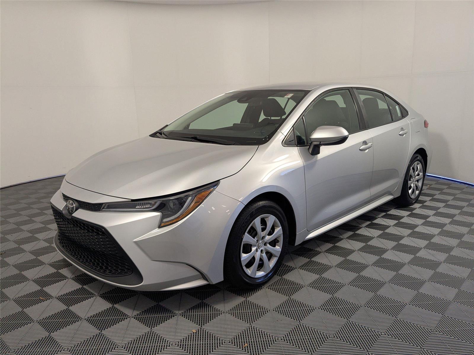 2022 Toyota Corolla LE's photo